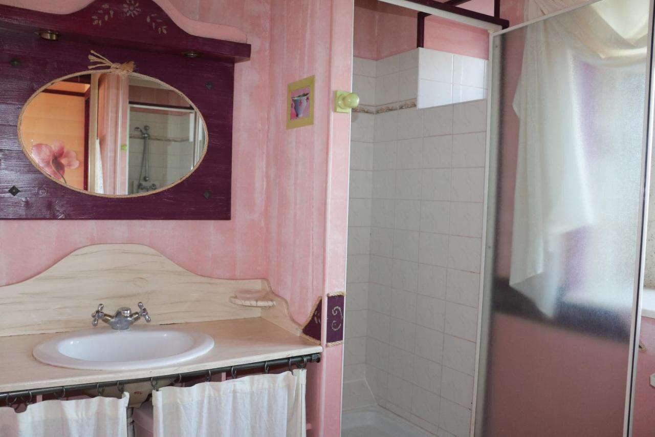 Les Gites Aux Volets Roses Landunvez Εξωτερικό φωτογραφία
