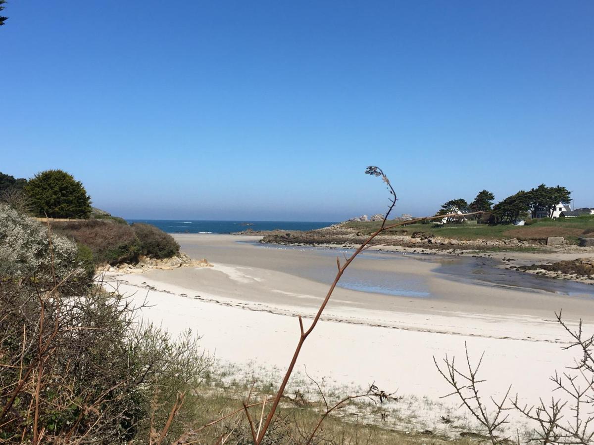 Les Gites Aux Volets Roses Landunvez Εξωτερικό φωτογραφία